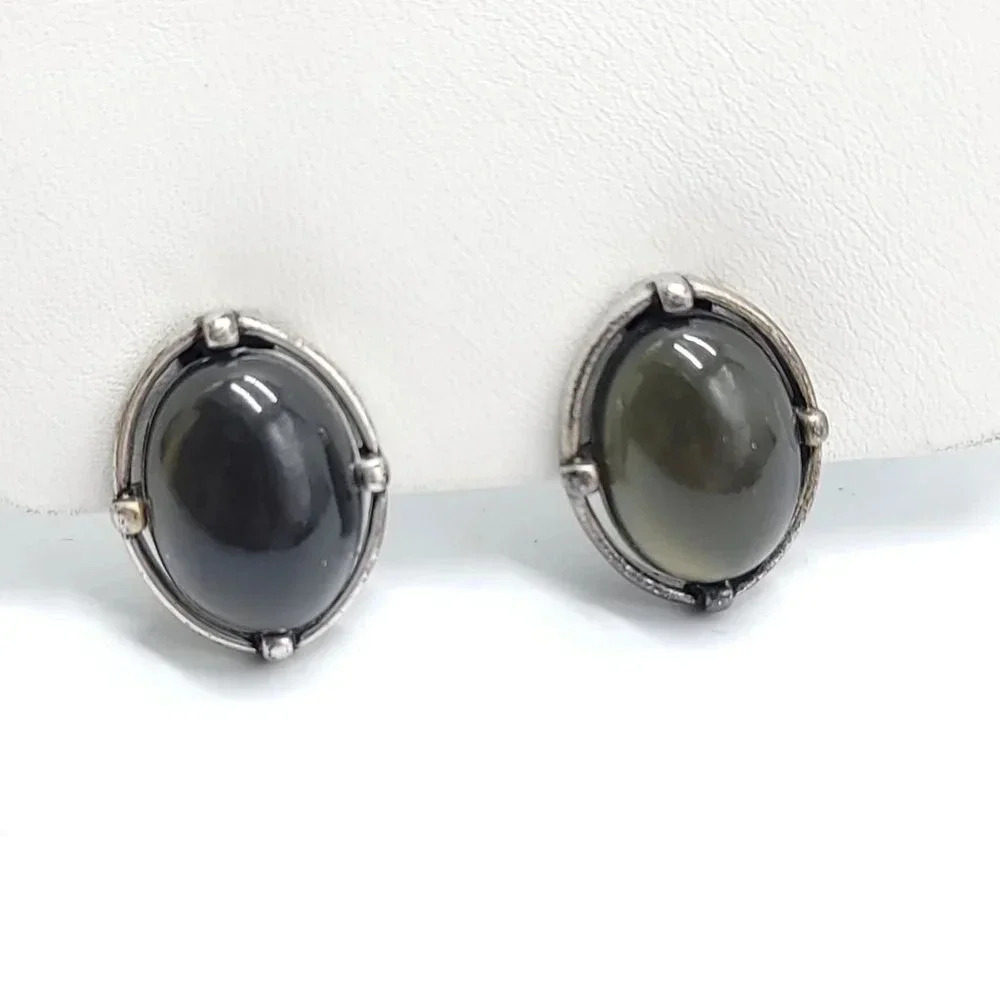 Liz Claiborne Silver Tone Green Faux Cat Eye Oval Adjustable Clip On Earrings